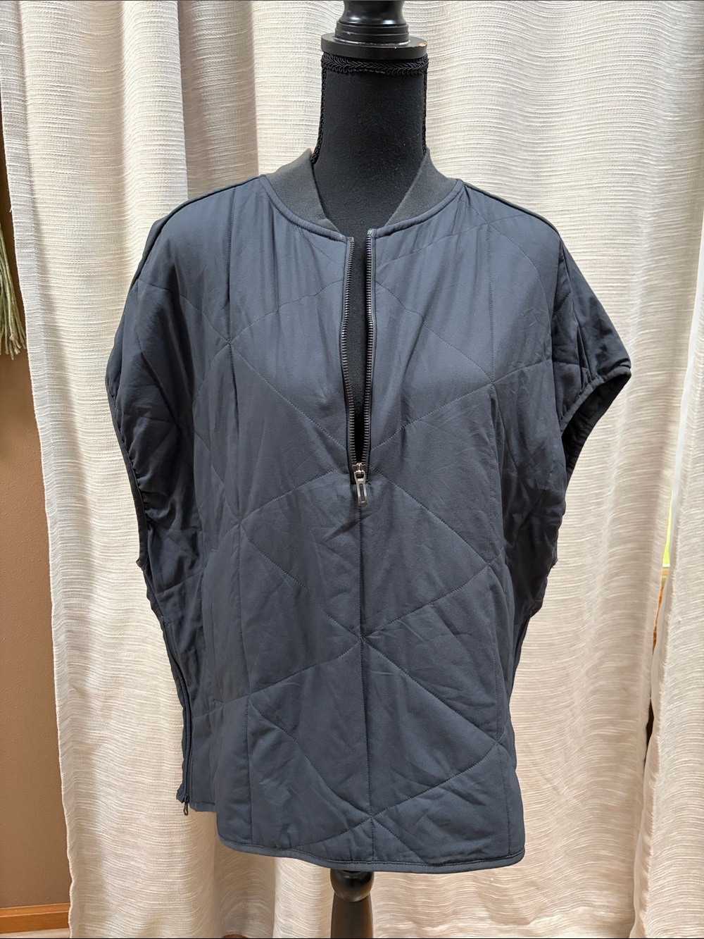 ADIDAS Short-Sleeve Quilted Zip Pullover Vest - Black